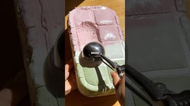 Making Neapolitan Style Thick Greek Yogurt with Strawberry 🍓 and Matcha 🍵 #yogurt #matcha #foodie