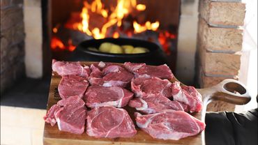 ГОВЯДИНА С КАРТОШКОЙ В ЧУГУНКЕ ИЗ ПЕЧИ