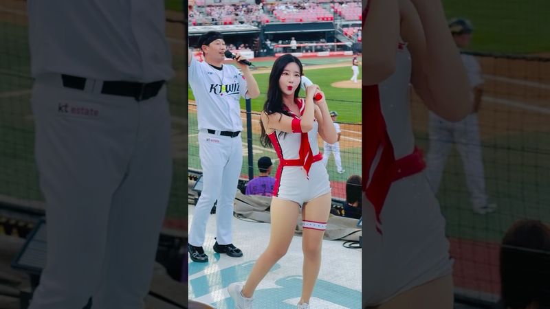 찌나뇽 복귀를 알리는 안타송 #김진아 #김진아치어리더#ktwiz #kt위즈 #kt위즈치어리더