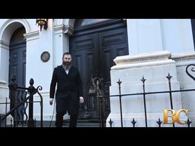 Arsonist sets fire to door at Australian synagogue with worshippers inside