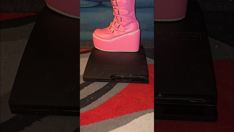 Should I crush it with these boots? #asmrcrush #asmrcrunch #crushtest #videogames #asmrstomp