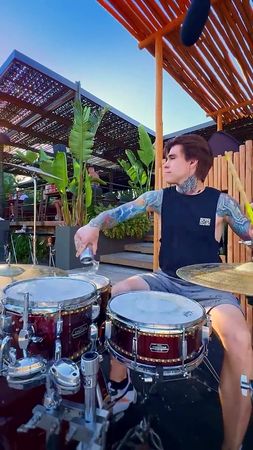 🥁🎶🧺💦😂 #itsmylife #bonjovi #drummingfail #laundryday #funnyvideos