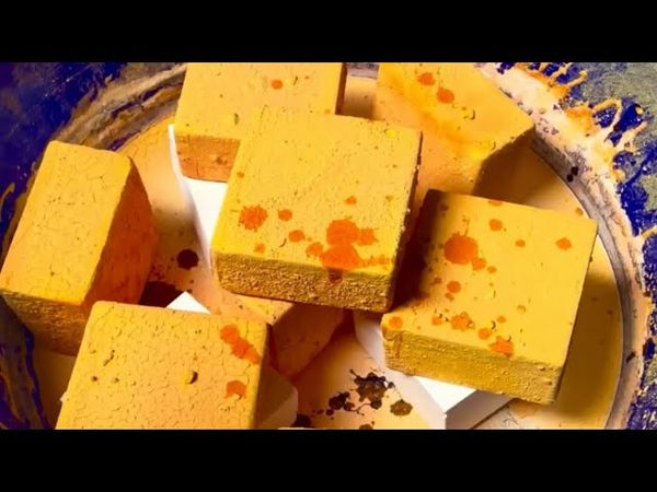 Yellow Coated & White Fresh Chalk