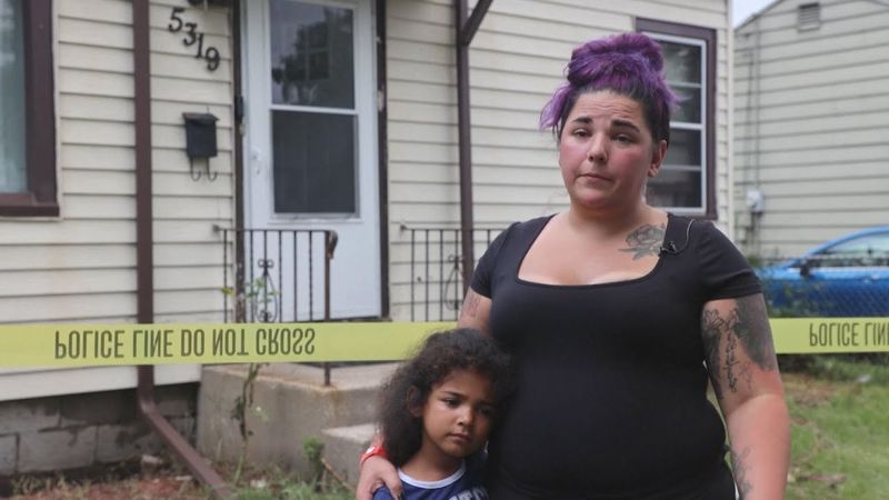 Мать четверых детей лишилась дома из-за наводнения в США