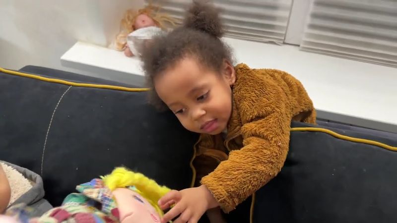 Мы вот дома, скоро елку будем украшать 🎄