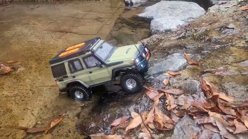 RGT86190 LC76 mountain trailing