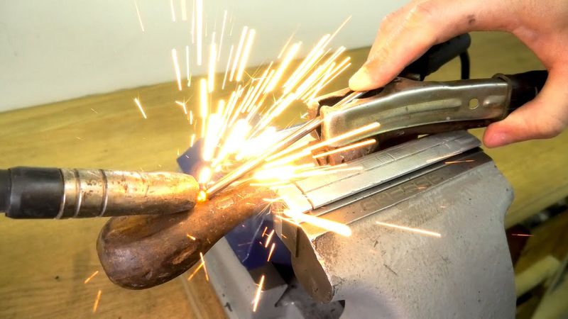 Difficult Disassembly of a Ratchet Screwdriver from 1891