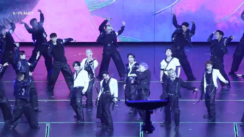 【2025 MAMA】Stray Kids (스트레이키즈) 'CREED + Chk Chk Boom + DIVINE + CEREMONY' 4K Fancam 직캠 251129