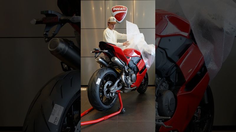 Unboxing Ducati Panigale V2 #motos #superbikes #ducati