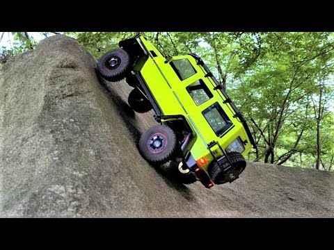 RC Car TRACTION HOBBY Brabus G550 Rock Climbing