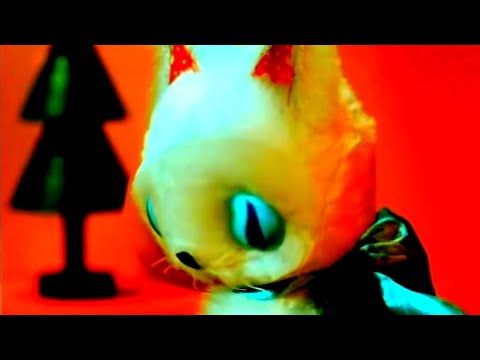 котёнок собирает кубики (с матом)