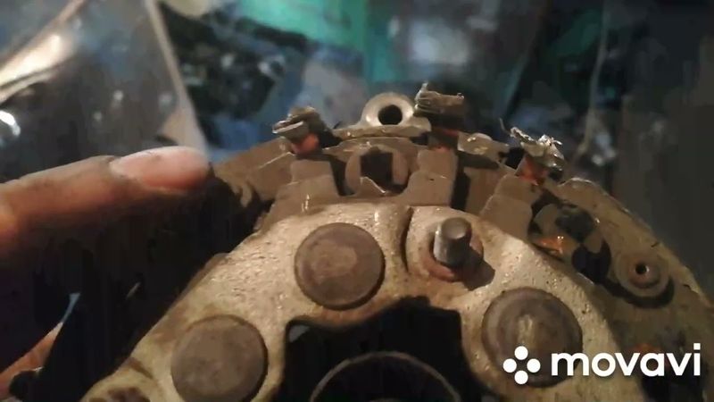 форд мондео садится акб. форд мондео ремонт генератора, форд мондео снятие генератора