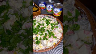 НАЙСМАЧНІШИЙ САЛАТ З ДИТИНСТВА. КРАБОВІ ПАЛИЧКИ, МАРИНОВАНІ ГРИБИ ТА КУКУРУДЗА #смачно#food#салат
