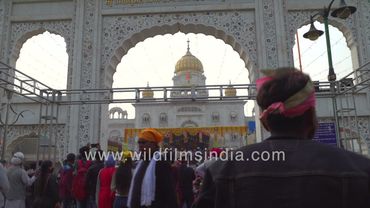 The weekend crowd of devotees at Bangla Sahib Gurudwara New Delhi
