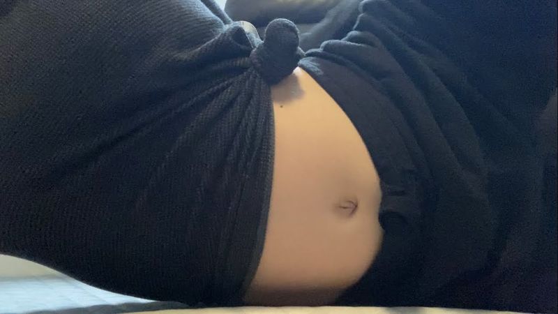 深夜にダイエットを決意するお腹