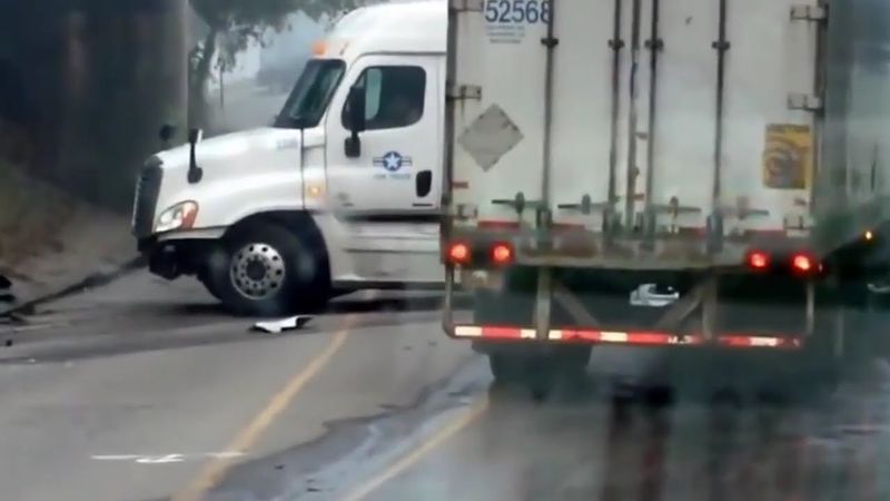 Who Gave Them Their License? Stupid Truck Driver Caught On Camera. Ridiculous Mistakes Truckers Make