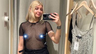 Transparent Clothes fitting room
