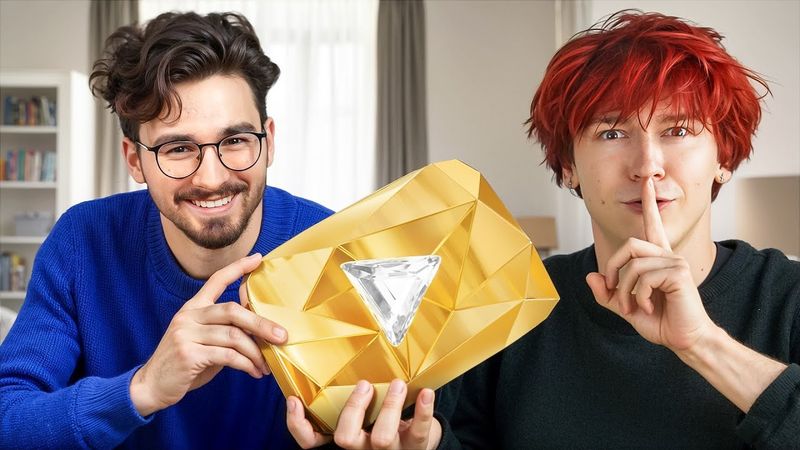 Я сделал ФЕЙКОВЫЕ ЮТУБ КНОПКИ и в тайне отправил их Блогерам