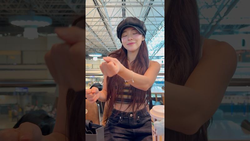 多慧看起來很喜歡這個禮物呢情緒價值滿滿！戴起來好漂亮🥰@lee_dahye