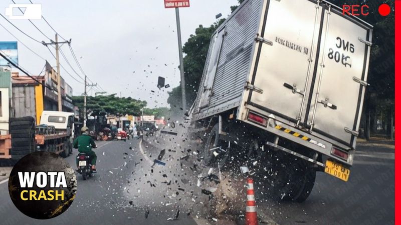 60 Extreme Car Crashes as Idiots in Cars Get Instant Karma