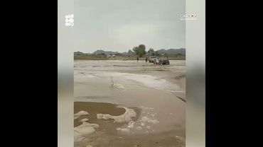 وفاة أب وطفله جرفتهما السيول في وادي بلحارث بشبوة