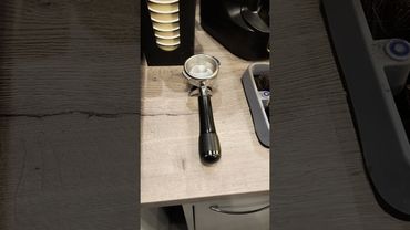 Делать заказ, конечно же, никто готов не был...