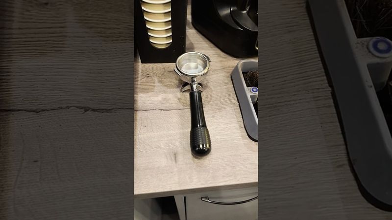 Делать заказ, конечно же, никто готов не был...