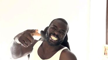 Когда хочешь делать комплимент девушке а получится вот так?