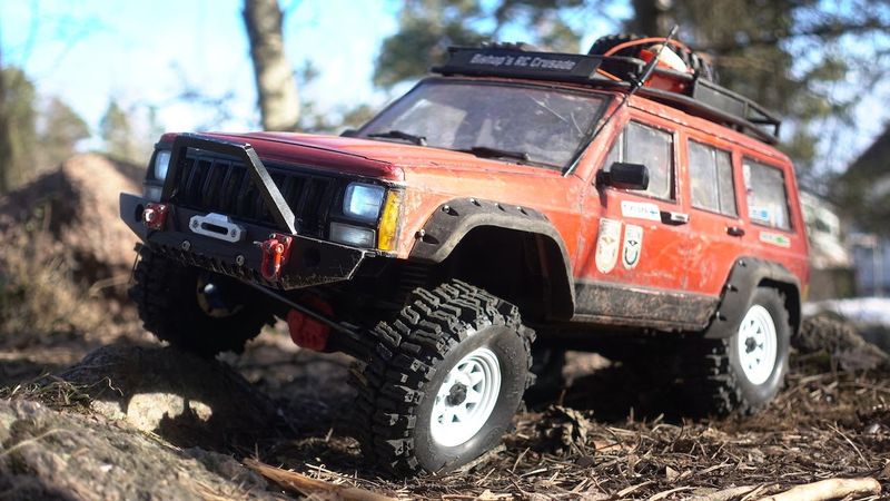 RC Jeep Cherokee XJ - Axial SCX10ii - TRAILS ROCKS, CRAWLING, WATER and SNOW  OFF ROAD