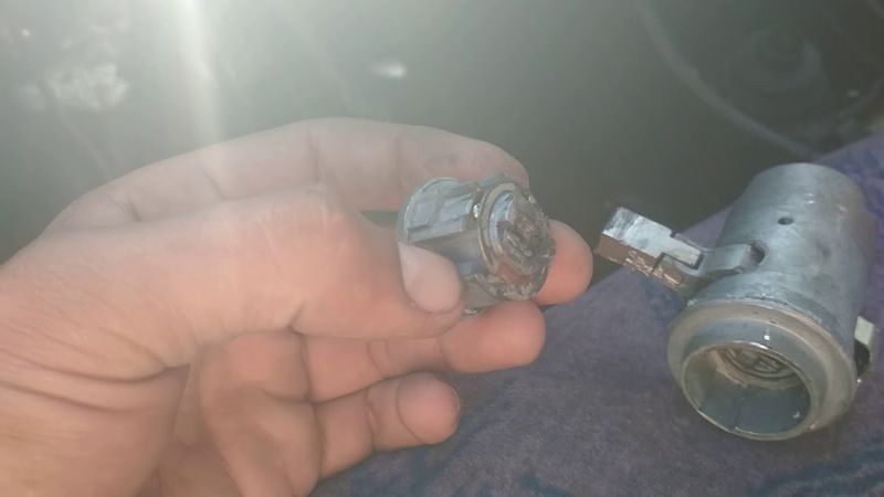 Как снять заклинивший замок зажигания на ваз 2101-07,2121