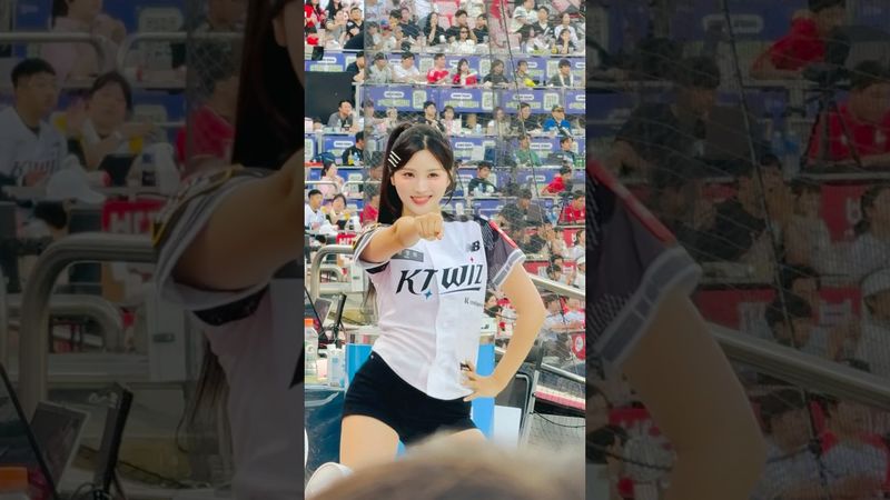 카메라 나오려고 허리 꺾기 너무 귀엽 #김정원 #김정원치어리더#ktwiz #kt위즈 #kt위즈치어리더