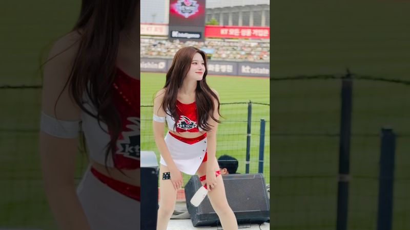 빨간색 참 잘어울리는 예삐 #이예빈 #이예빈치어리더#ktwiz #kt위즈 #kt위즈치어리더