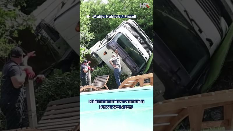 Kamion sletio s ceste i zaustavio se doslovno pred bazenom