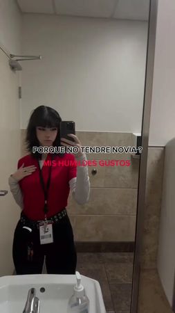 PORQUE?? #goticas #egirl #minifalda #fakebodyy⚠️⚠️ #egirls #fyp #chic...