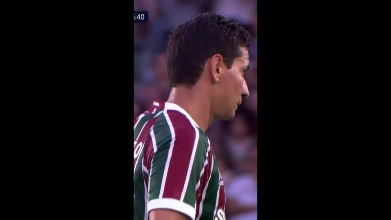 Paulo Henrique Ganso con linda gambeta para Fluminense ante Fortaleza en Maracanã.
