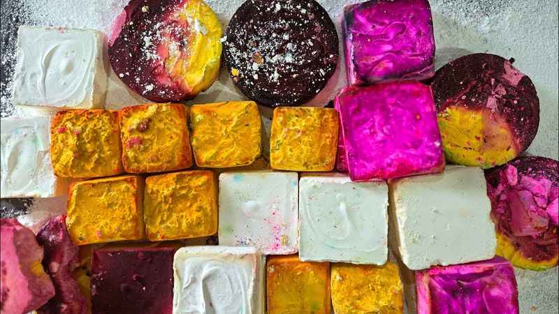 Vibrant beauty with dustyness 🤒