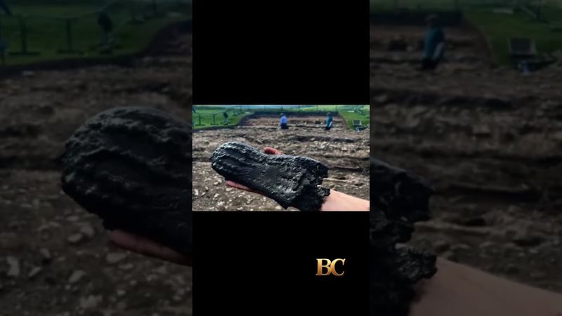 Sapatos de 2.000 anos “incomumente grandes” são descobertos em sítio romano no norte da Inglaterra