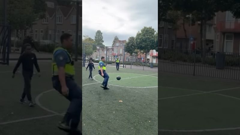 Police got skills 👏 ⚽️ 👮‍♀️
