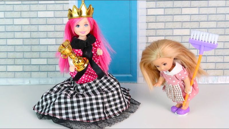 Цветок или Поганка? Новая Сабрина Удивляет Всех! Мультики для детей Куклы Барби IkuklaTV