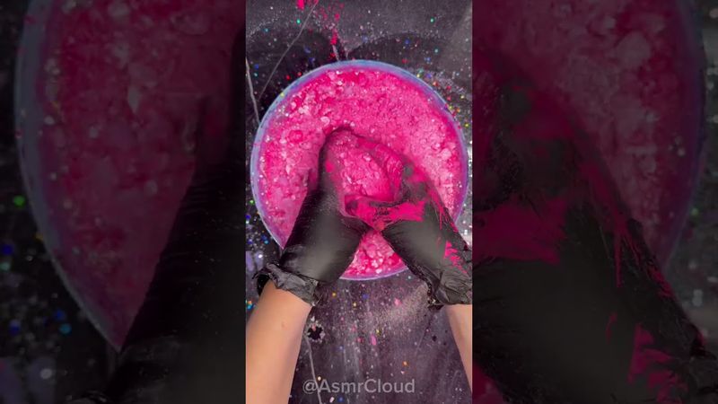 Dyed pink gym chalk with pink pigment 💞