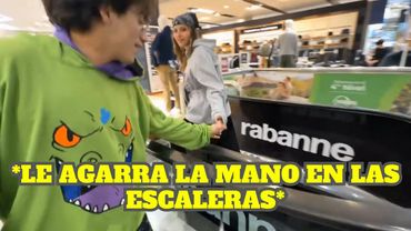 GLOGLO Y EMIKUKIS JUGANDO EN LAS ESCALERAS MECÁNICAS