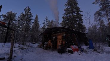 Пришли морозы. Рысь ходит у избы. Рыбалка и быт в тайге.