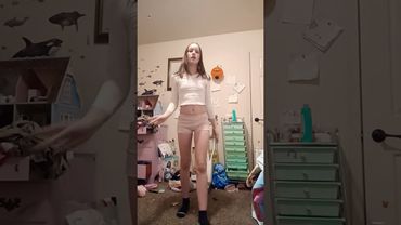 I made up a dance almost right off the bat because I accidentally set 60 sec instead of 15 sec LoL❤️