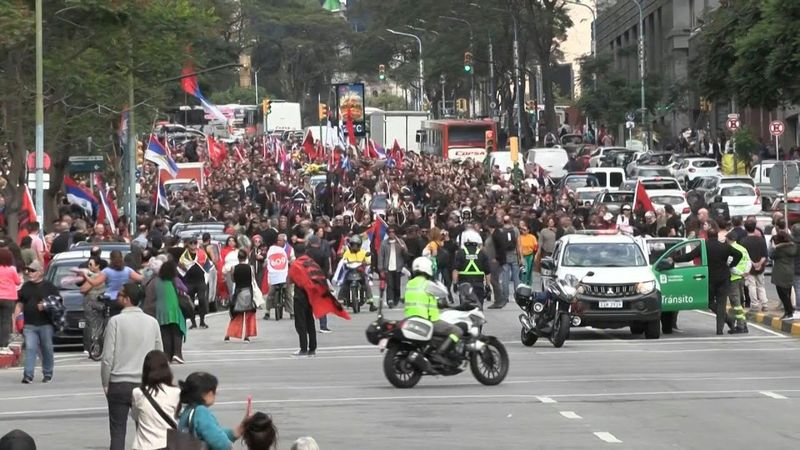 Mourners walk behind Mujica's coffin to bid farewell to former Uruguayan leader | AFP