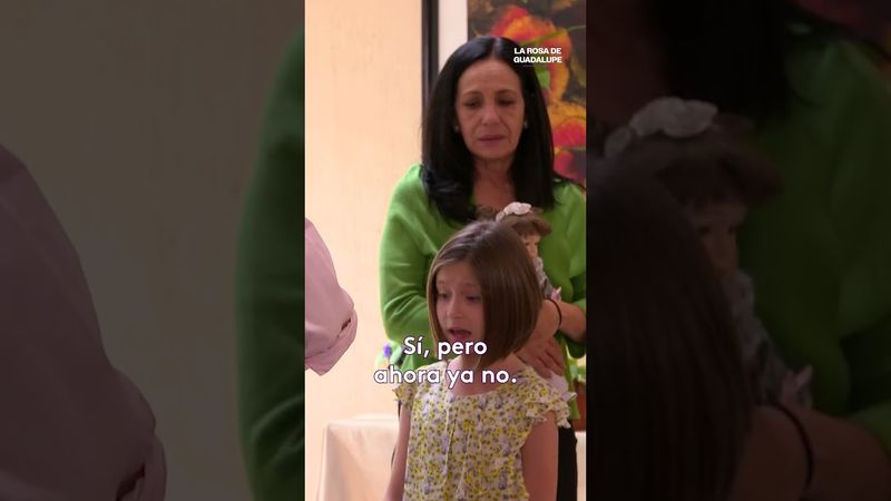 Otilia desprecia a su hermana recién nacida #LaRosaDeGuadalupe #Uninovelas