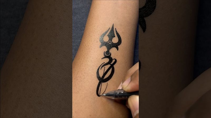 Make a Trident 🔱 & Om 🕉️ Temporary Tattoo Using Gel Pens….#gelpenart #tattoo #art
