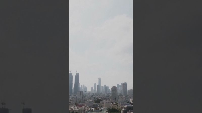 Иран открыл воздушное пространство для международных рейсов