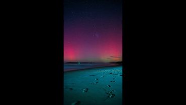 Aurora Australis puts on incredible spectacle over NSW coast