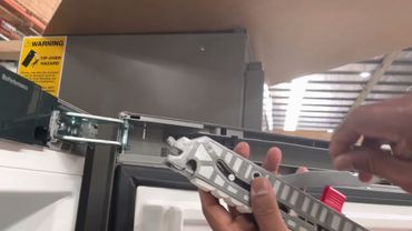 How to install hinge limit pin on Liebherr BLP model fridge