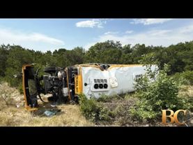 10 injured in school bus rollover in Texas